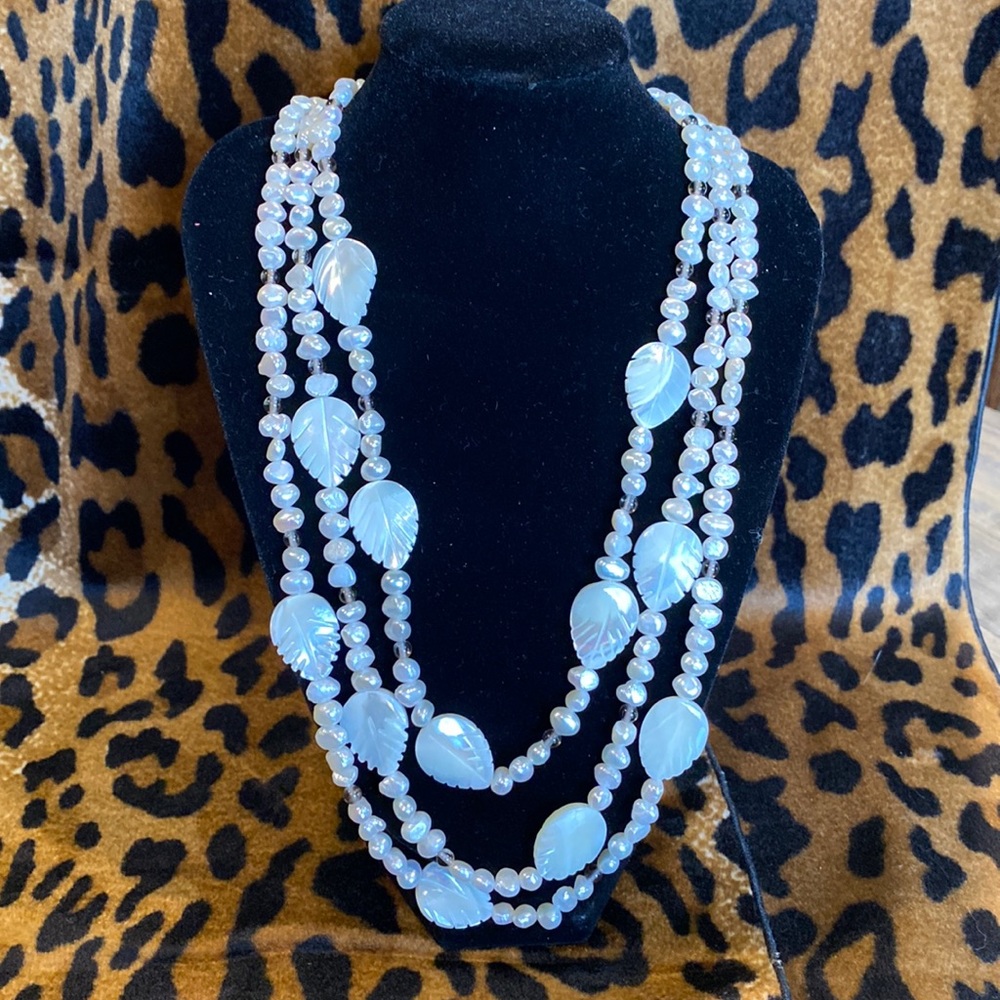 Shell and Freshwater Pearl Necklace
